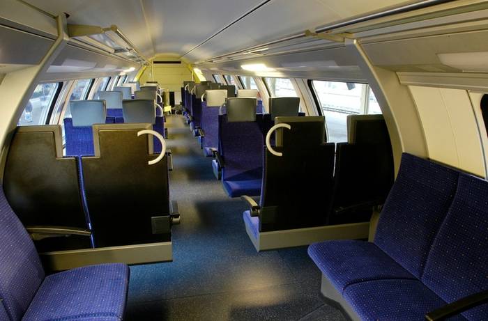 Górny pokład klasy 2 w RABe 514. Fot. SBB