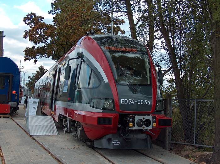 Czoło ED74 Bydgostia na targach Trako 2007. Fot. R. Piech