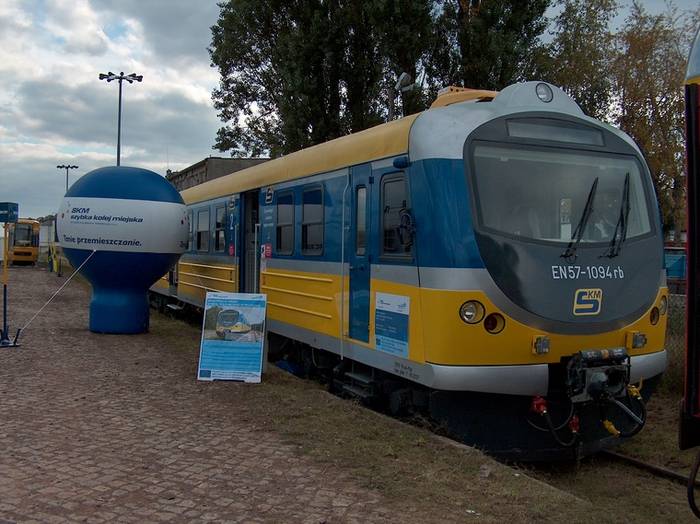 Zmodernizowany EZT EN57-1094 dla SKM Trójmiasto. Fot. R. Piech