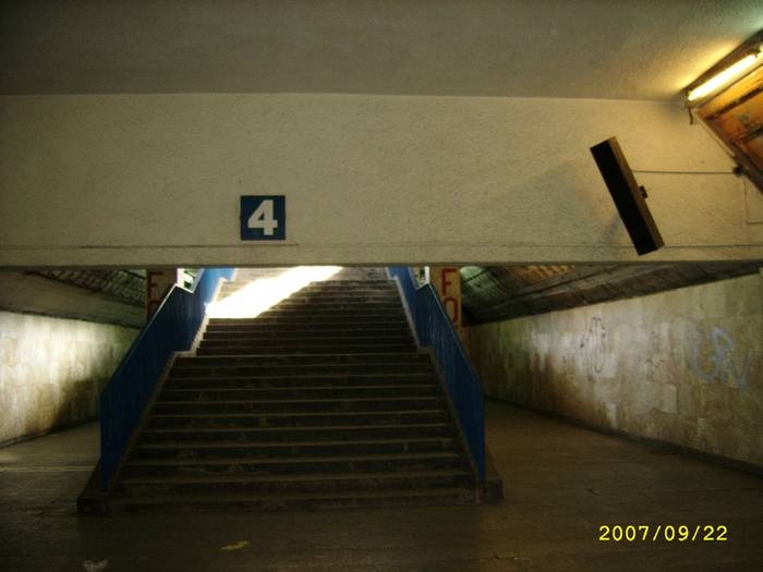 Dworzec Katowice i jak tu się dziwić, że wszyscy chcą zburzyć ten obiekt. Fot. P. Piech