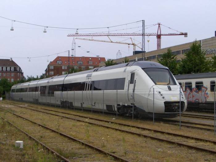 Skład IC4 na dworcu w Aarhus. Fot. Peter L. Svendsen, Wikimedia Commons, GNU FDL