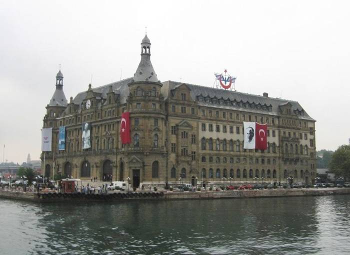 Istambuł dworzec Haydarpasa, Fot. Christian Koehn, Wikimedia Commons, GNU FDL