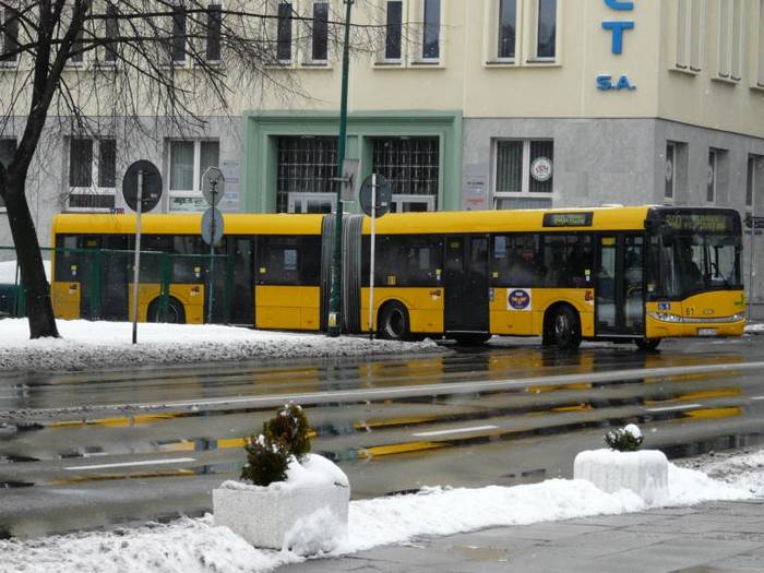 Linie 840 obsługuje PKM Gliwice Solarisami Urbino 18 fot. P.Piech