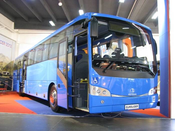 Autobus Autosan A12.13C Eurolider podczas premiery na targach Transexpo 2008 w Kielcach. Fot. D. Więcławski