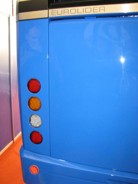 Widok na fragment tylnej ściany autobusu Autosan A12.13C Eurolider. Fot. D. Więcławski