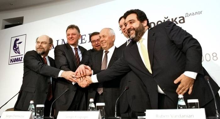 Daimler AG przejął 10% udziałów w KAMAZ Inc. od grupy Troika Dialog. Fot. Daimler
