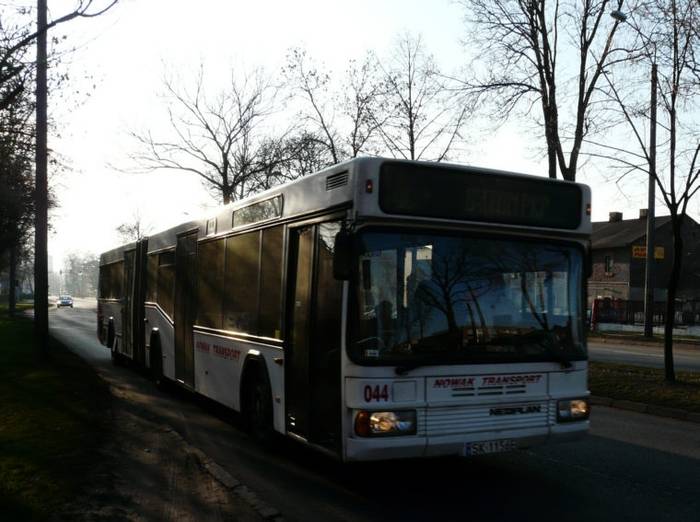 Trzecie życie, drugie na Śląsku NEOPLAN N4021NF z PKM Bytom wcześniej BVG Berlin w końcu znalazł dom w NOWAK TRANSPORT fot. R. Piech
