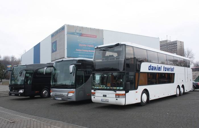 Van Hool na targach GLOB w barwach Daniel Tourist