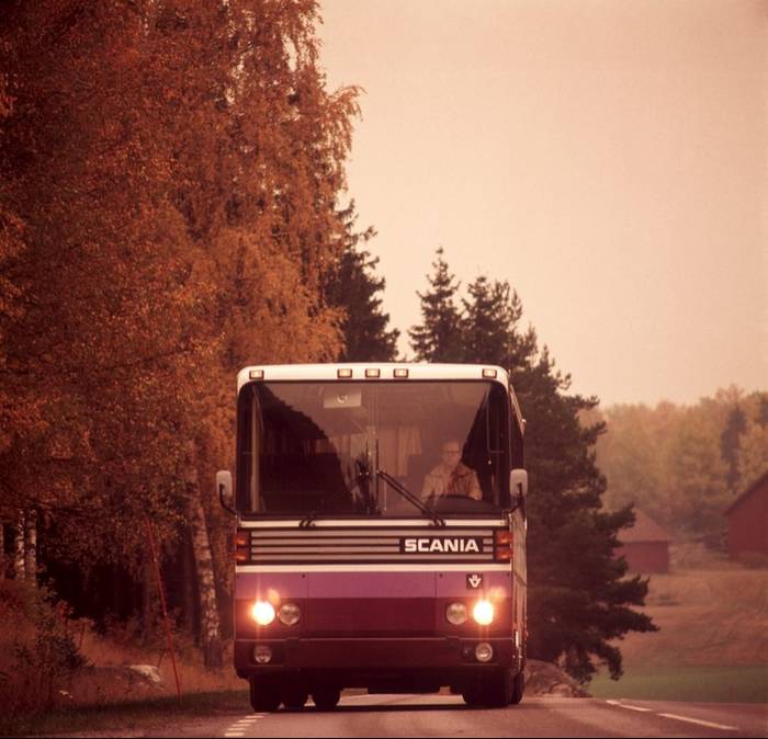900. silników Scania V8 zostało zainstalowanych w autobusach
