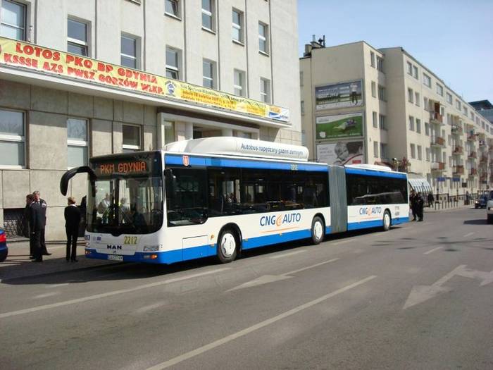 Autobus MAN Lion’s City G A 23 z napędem CNG przed Urzędem Miasta w Gdyni