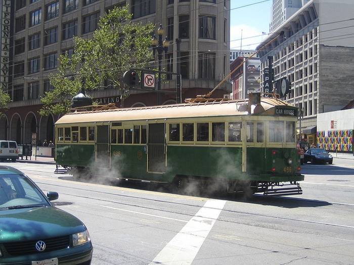 Zabytkowy tramwaj na linii F. Fot. Lensovet, Wikimedia Commons, GFDL