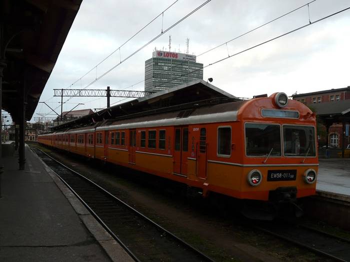 EW58 w historycznych barwach. Fot. R. Piech