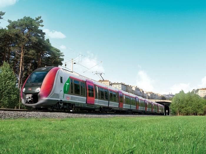 Pociąg Spacium3.06 w barwach Franceilien. Fot. Bombardier