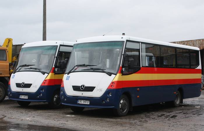 Autosany oczekują na wyjazd na linie