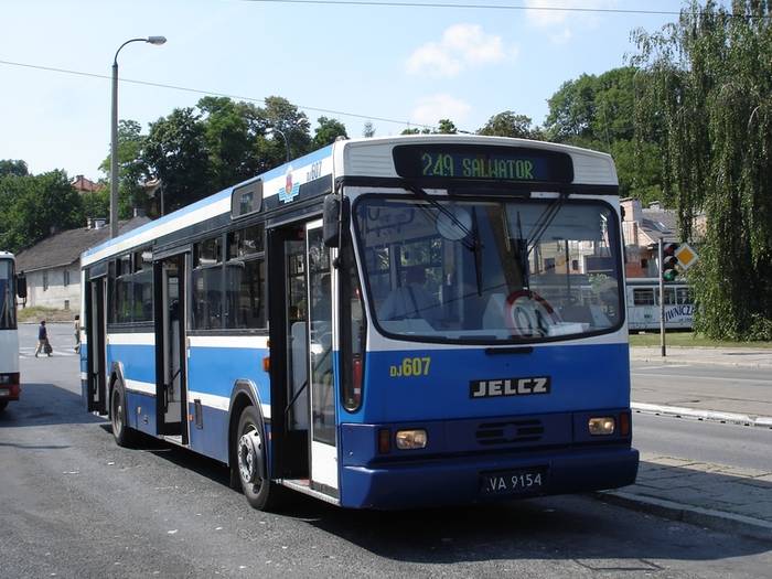 Autobus wystawiony na sprzedaż przez MPK Kraków