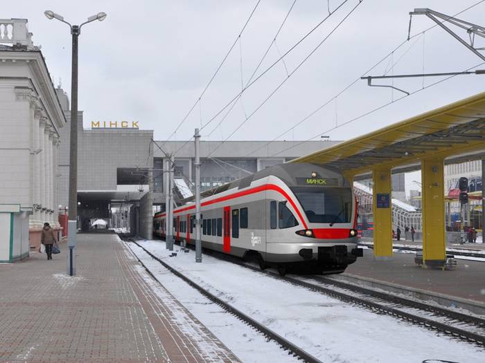 Flirt dla BCz w malowaniu podmiejskim. Fot. Stadler