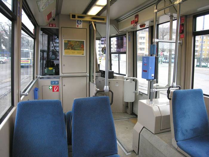 Oryginalny tramwaj widok na kabinę motorniczego. Fot. SWM-MVG
