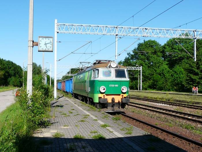 Wjazd tego pociągu zakończył polowanie. Fot. R. Piech