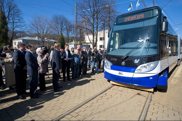 Prezentacja tramwaju 15T w Rydze. Fot. Škoda