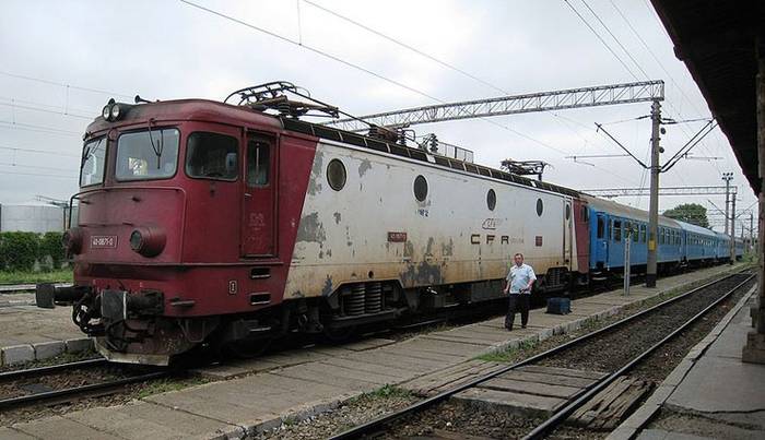 Efekty współpracy z Polską są widoczne w kształtach wagonów rumuńskich. Fot. Mark Iverson, Wikimedia Commons, CC-BY-SA 2.0