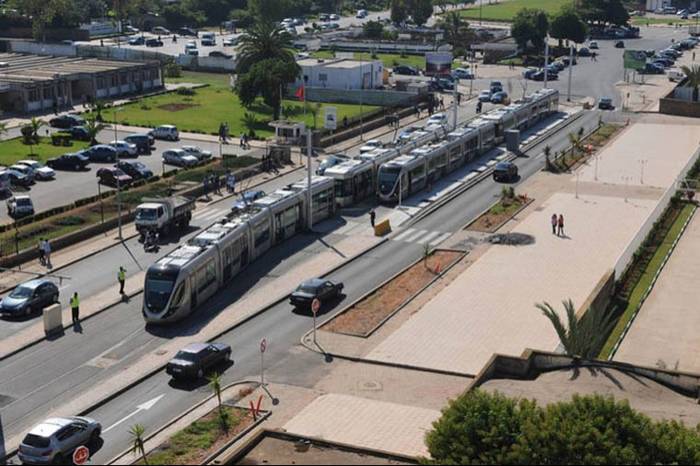 Dwa tramwaje na końcówce. Fot. www.tramwayrabatsale.com