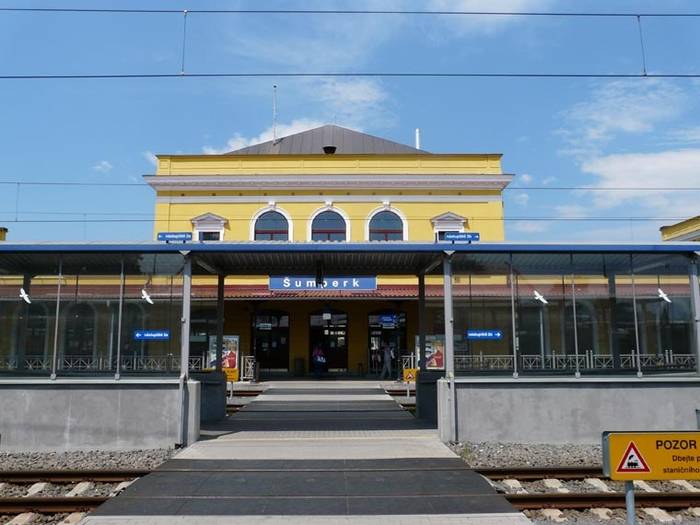 Bardzo ciekawie rozwiązana stacja Šumperk. Fot. R. Piech