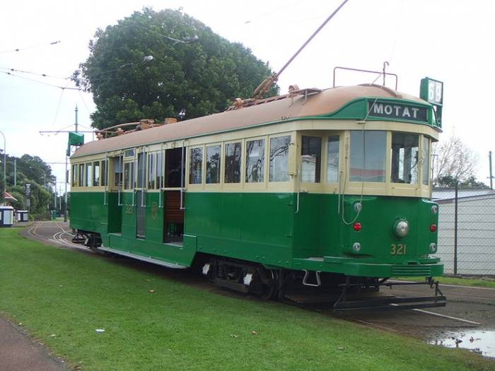 Tramwaj linii muzealnej. Fot. Kiwi-sonja, Wikimedia Commons, GFDL