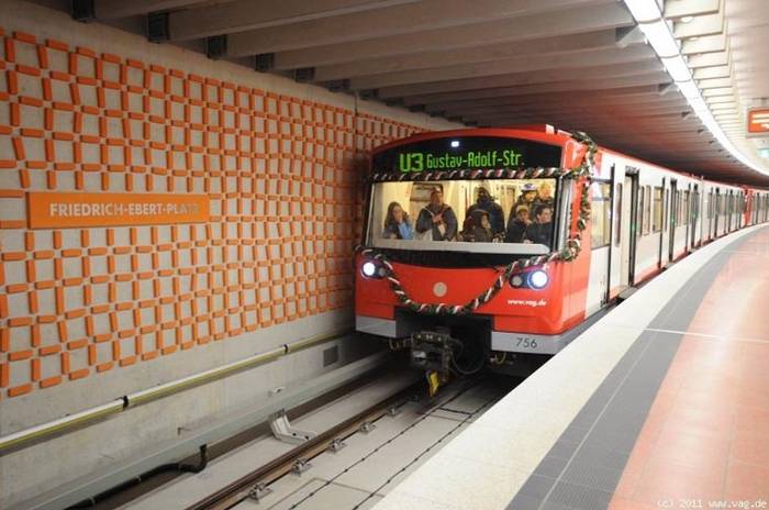 Metro na nowej stacji końcowej. Fot. www.vag.de