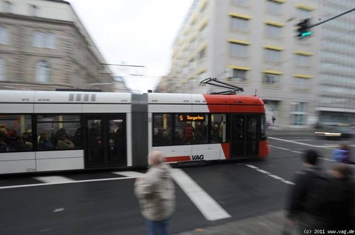 Tramwaje na nowej linii tramwajowej. Fot. www.vag.de