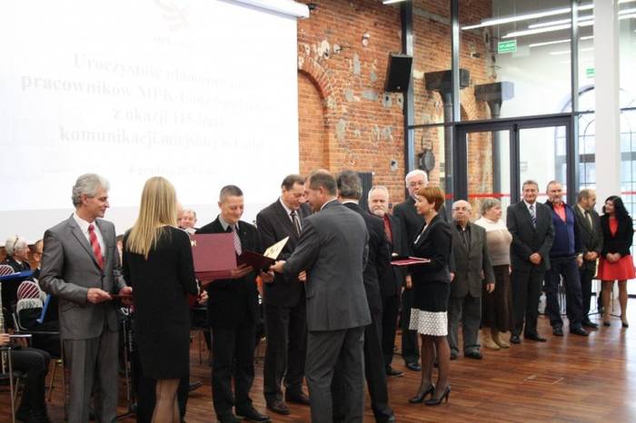 6 grudnia 2013 roku ponad stu długoletnich, zasłużonych dla komunikacji miejskiej w Łodzi pracowników MPK-Łódź zostało nagrodzonych za swoją służbę