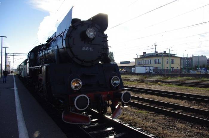 Od początku kwietnia na trasie Wolsztyn-Leszno w Wielkopolsce przestaną jeździć pociągi pasażerskie prowadzone przez parowozy (fot. InfoRail)