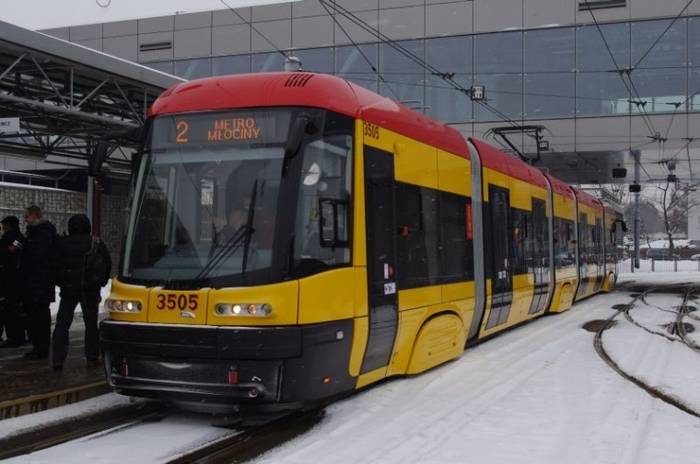 PESA Swing Duo w barwach Tramwajów Warszawskich