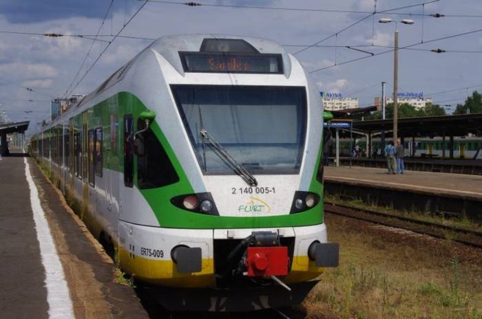 Stadler Flirt w barwach Kolei Mazowieckich. Czy będą kolejne?