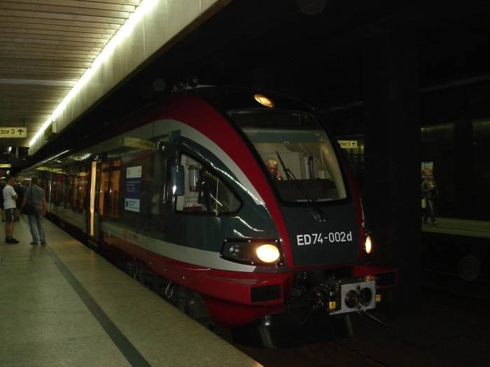 ED74 jeszcze w barwach PKP Przewozy Regionalne