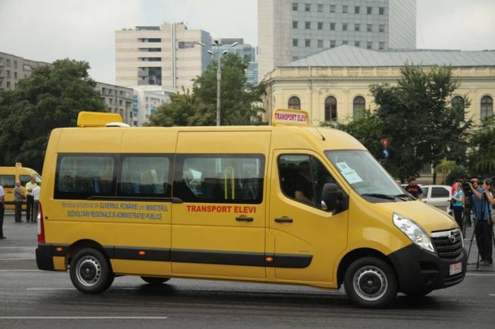 W lipcu rumuńskie Ministerstwo Rozwoju Regionalnego i Administracji Publicznej (MDRAP) odebrało pierwszych 100 minibusów Opel Movano w wersji Trabus