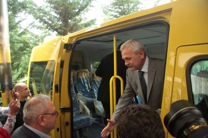 W lipcu rumuńskie Ministerstwo Rozwoju Regionalnego i Administracji Publicznej (MDRAP) odebrało pierwszych 100 minibusów Opel Movano w wersji Trabus