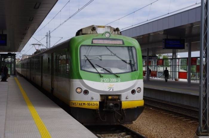 Przetarg na naprawę 17 AKM-ów Kolei Mazowieckich został unieważniony