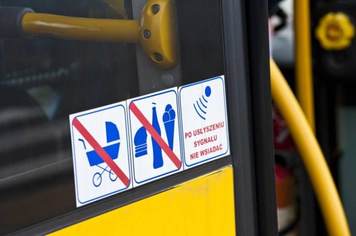 Warszawska komunikacja z nowymi przepisami porządkowymi o zachowaniu w miejscach publicznych