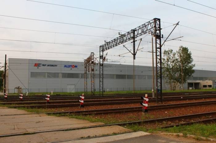 Zaplecze techniczne Pendolino w Warszawie (źródło: Wikipedia/autor: Muri)
