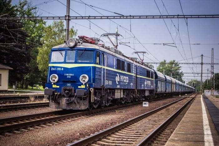 1250 poruszających się po polskich torach lokomotyw PKP CARGO jest wyposażonych w system GPS