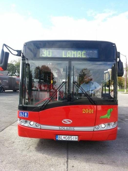 Solaris Urbino 10 w barwach Dopravnýpodnik Bratislava