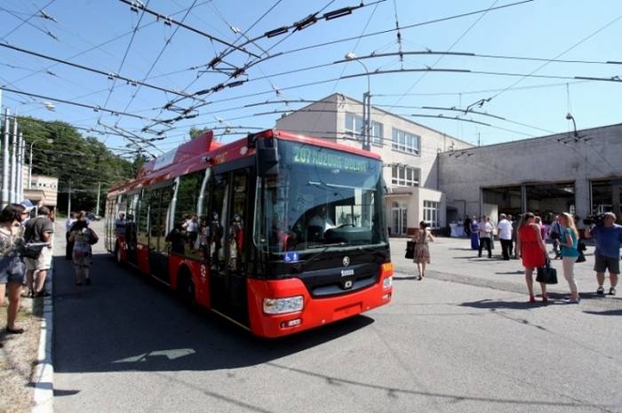 Skoda-SOR 30 Tr w barwach Dopravnýpodnik Bratislava