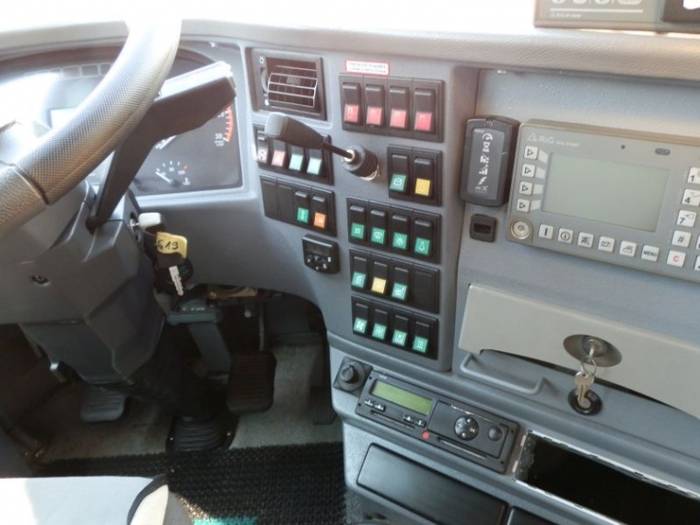 Wszystkie autobusy miejskie w Elblągu, których operatorem i właścicielem jest Arriva zostały wyposażone w systemy FM Communicator oraz RIBAS
