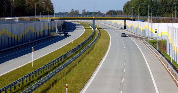 29 listopada oddano do ruchu ostatni odcinek drogi ekspresowej S8, który połączył Łódź z Wrocławiem