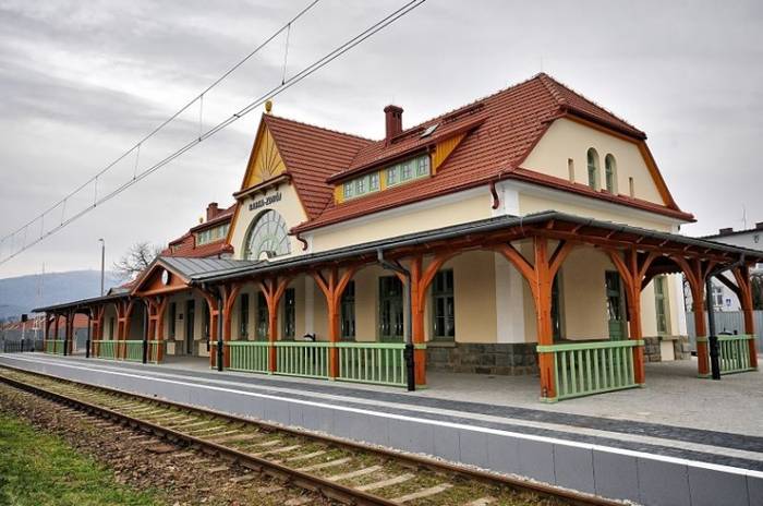 Dworzec w Rabce-Zdroju po remoncie (foto: PKP SA)