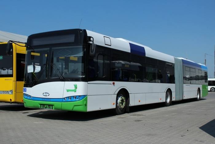 Solaris Urbino 18 w barwach SPA Klonowica z nowym miejscem dla niepełnosprawnych (fot. Dariusz Wołoszczuk/ZDiTM)