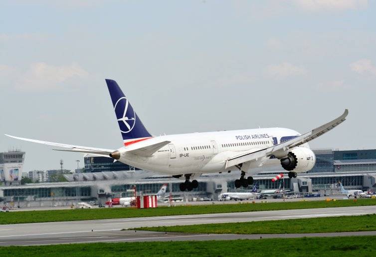 Tragedia na pokładzie LOT-u. Dreamliner awaryjnie lądował w Kopenhadze po śmierci pasażera