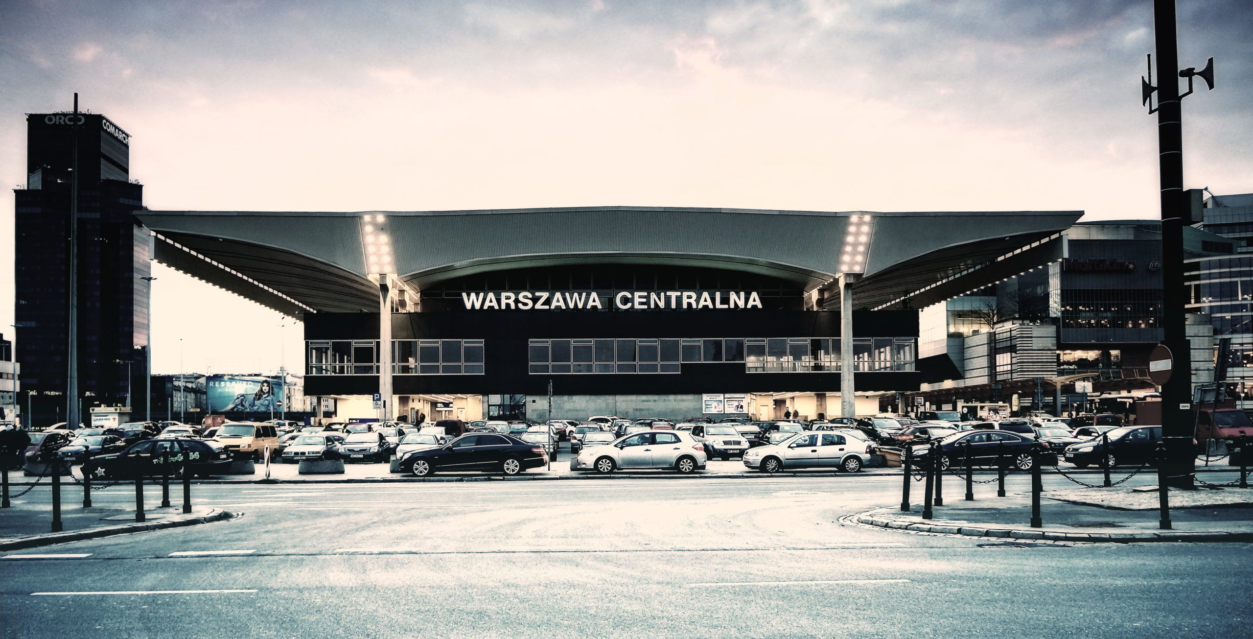 Inforail - PKP świętują 100-lecie. Słodkie niespodzianki na dworcach, pociągi retro i Dzień z Koleją w Spale
