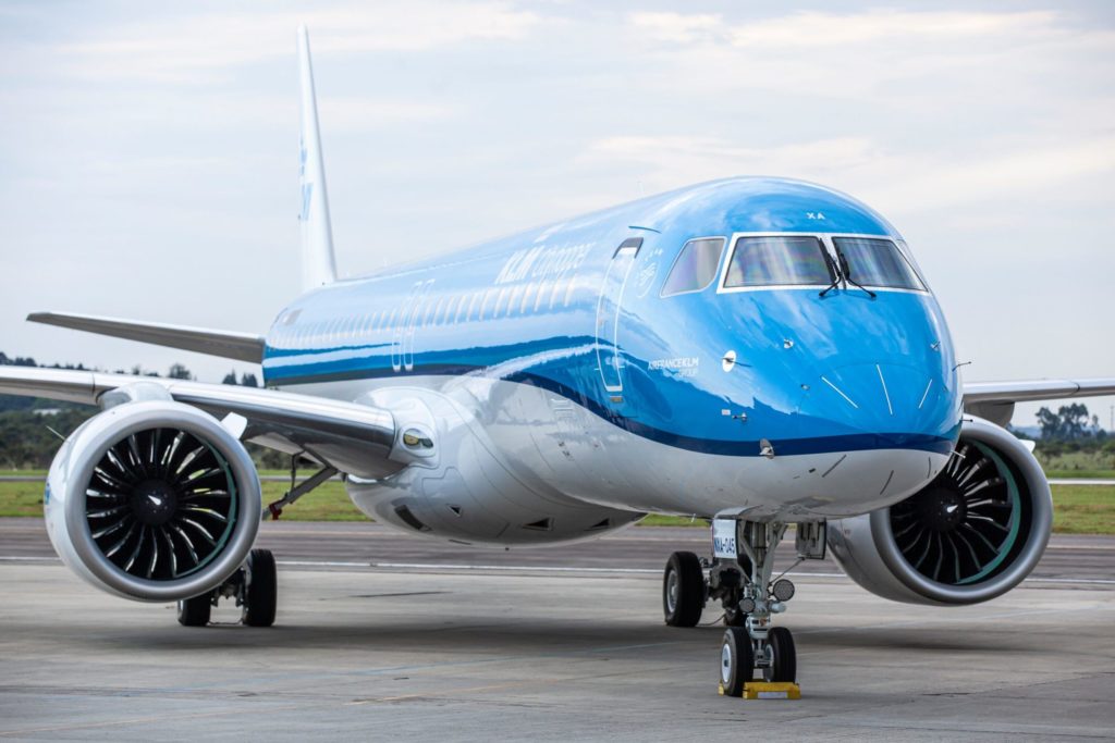 Embraer rekrutuje - 200 płatnych staży dla studentów i uczniów techników