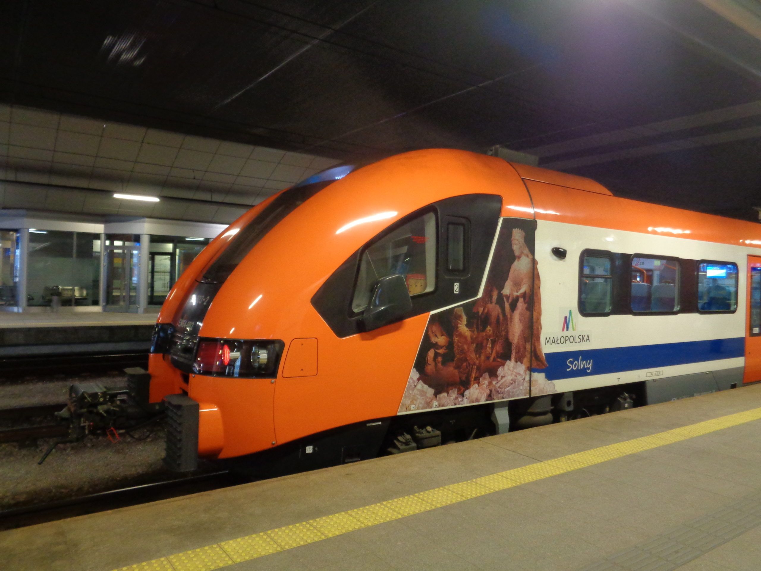 Inforail - Koleje Małopolskie rozstrzygnęły przetarg na P4 czterech elektrycznych zespołów trakcyjnych EN64